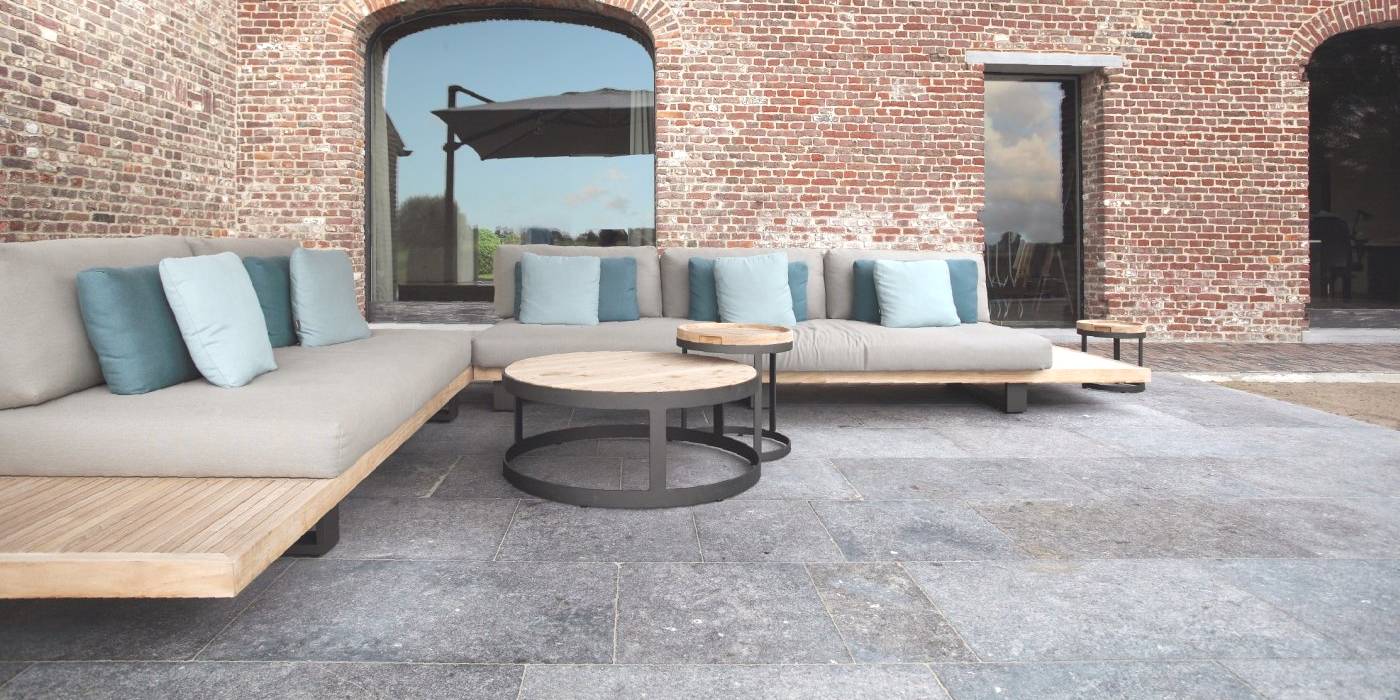 terras laten aanleggen